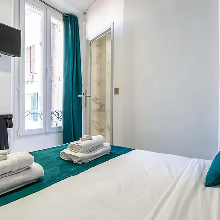 アパート Avaton Centre