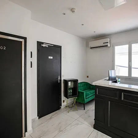 アパート Avaton Centre